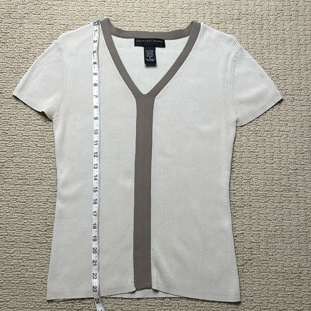 Geoffrey Beene V-Neck Shirt - Picture 4 of 4